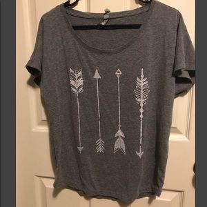 Gray arrow shirt.